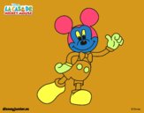 Rato Mickey saudando